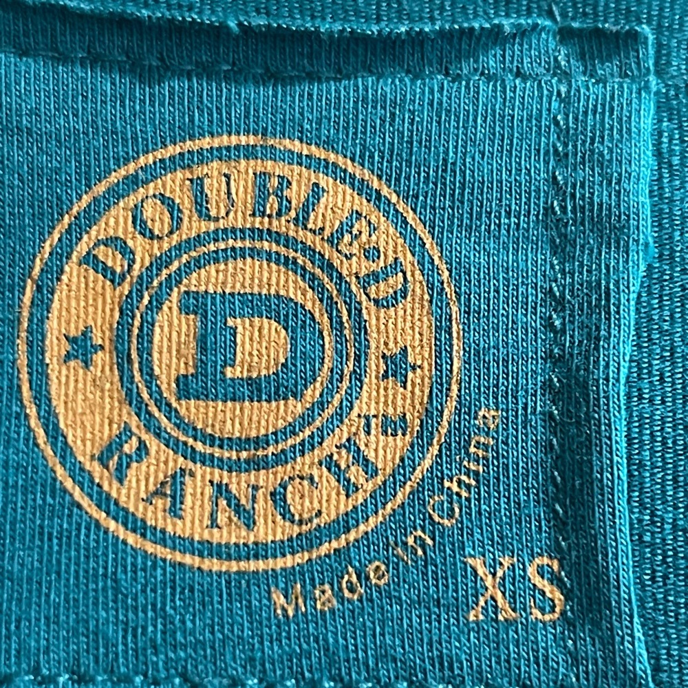 𝔻𝕆𝕌𝔹𝕃𝔼 𝔻 ℝ𝔸ℕℂℍ Turquoise Graphic Short Sleeve Top - Picture 5 of 9